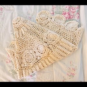 Beautiful Crochet Table covering ⭐️